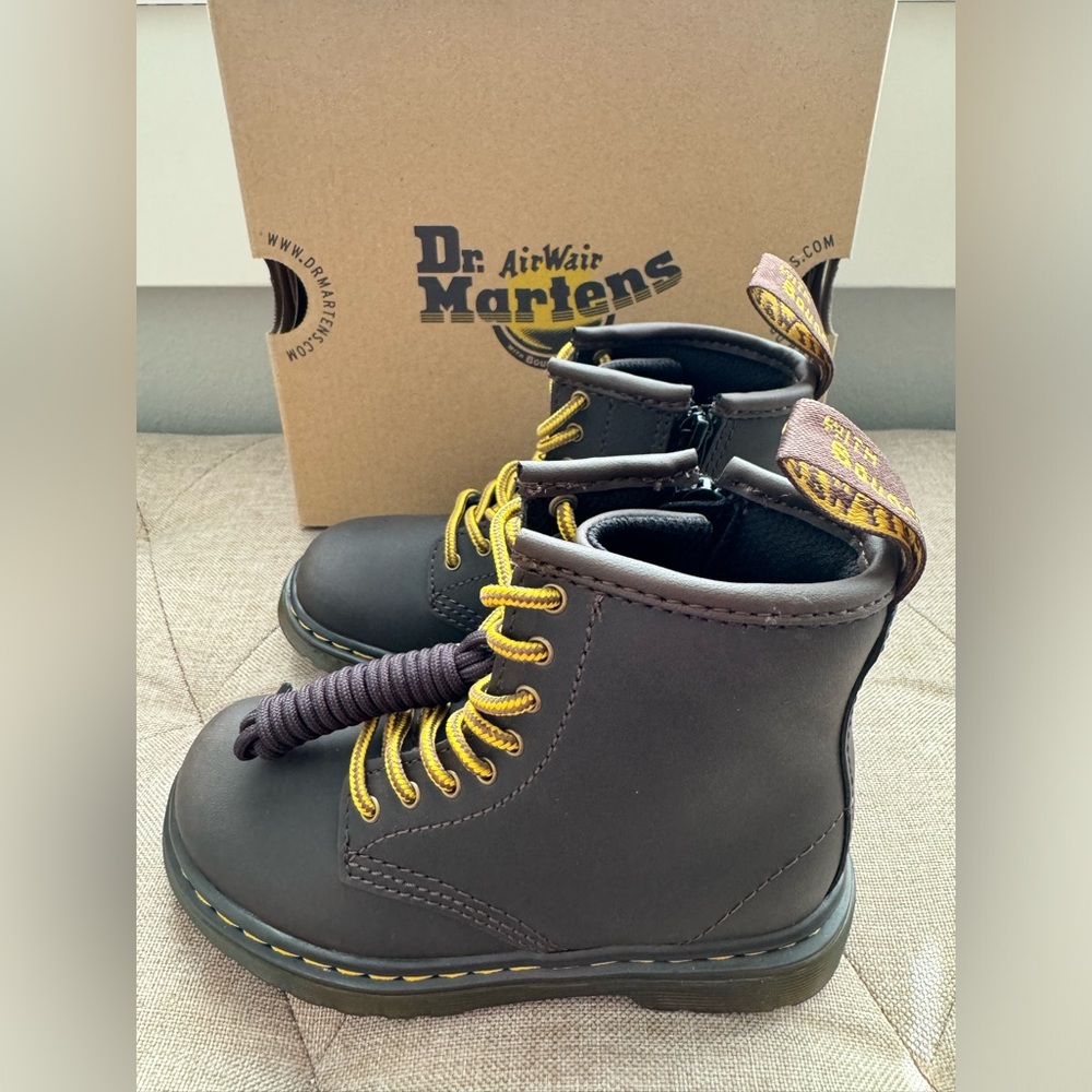 Toddler Dr. Martens 1460 Wildhorse Lamper Boots - Picture 5 of 7